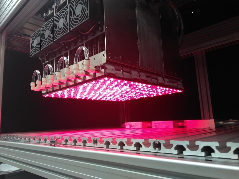 LED heads in a horizontal application
